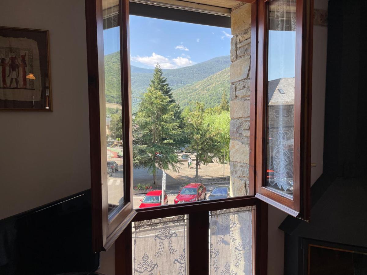 Apartaments Pirinenc Esterri d'Àneu Exteriör bild