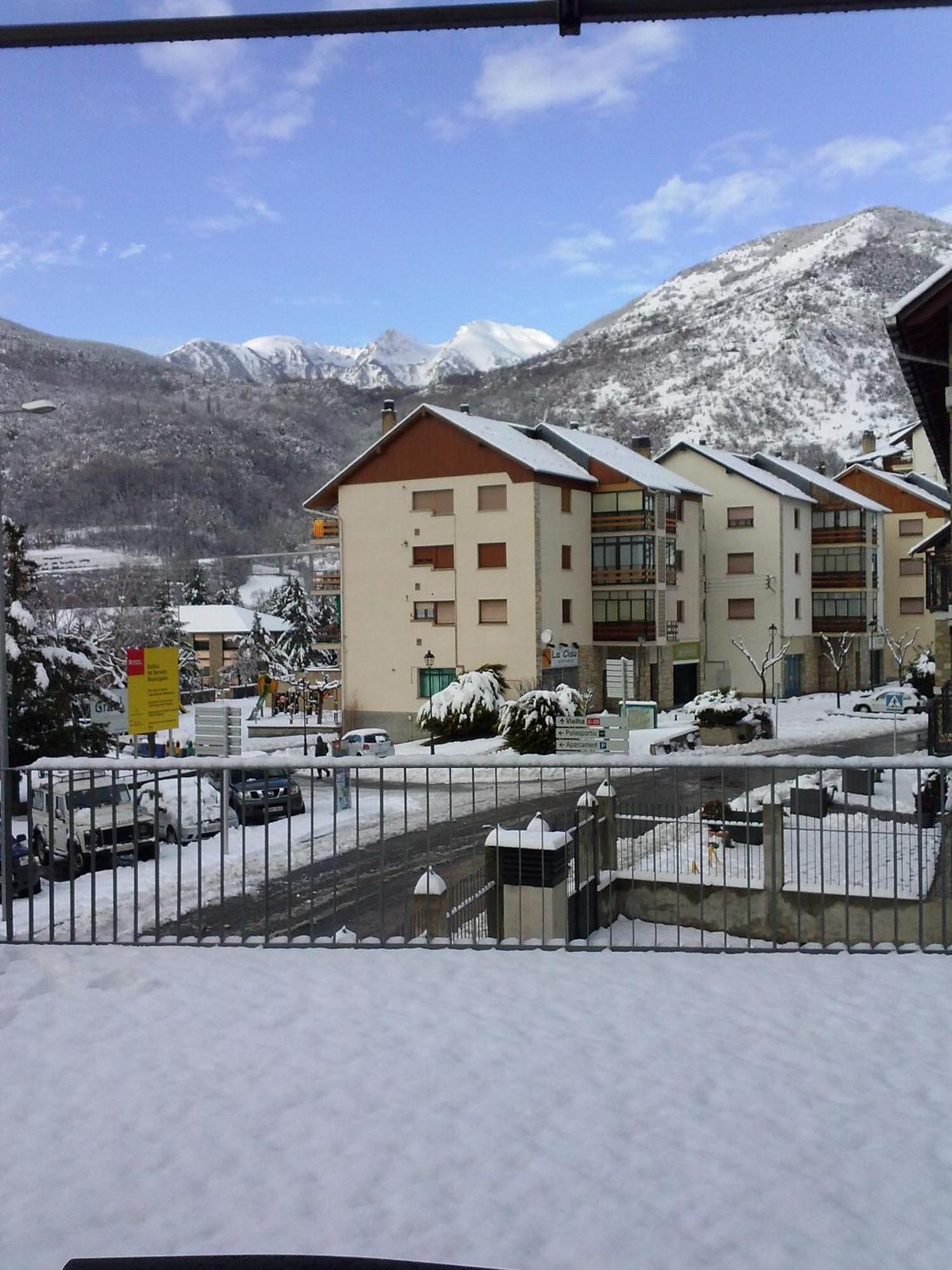 Apartaments Pirinenc Esterri d'Àneu Exteriör bild